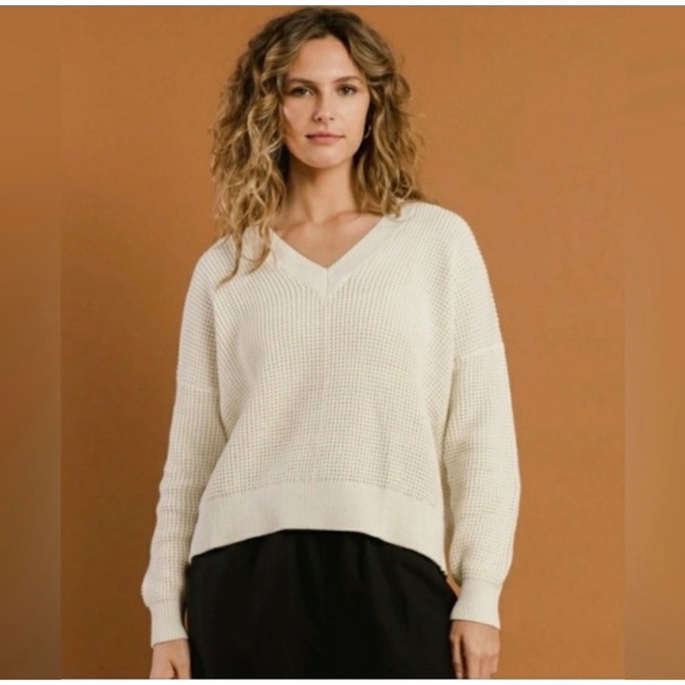 Tradlands Canyon Cotton V-Neck Sweater Cream White Waffle Knit Large Minimalist